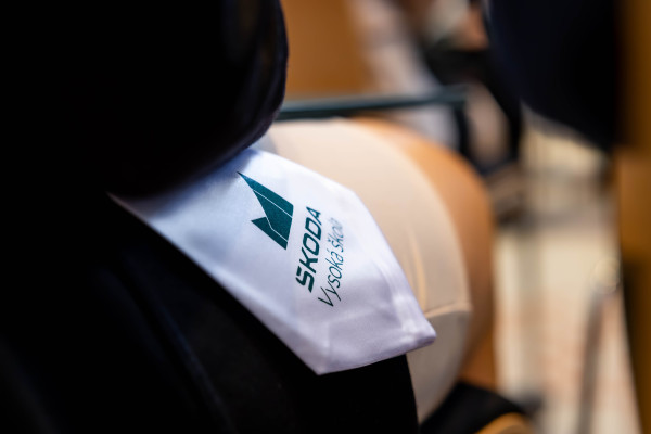 Promoce na ŠAVŠ - odvaha, zvídavost a lidskost jako základ další životní cesty absolventů