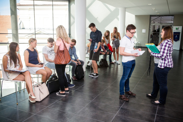 Hledáme studenty pro program Study and Work