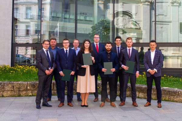 Logistické certifikáty cEJlog předány úspěšným studentům ŠKODA AUTO Vysoké školy