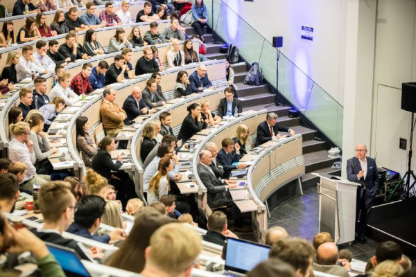 Seminář Data z chytrých aut - jak je sdílet a chránit současně?