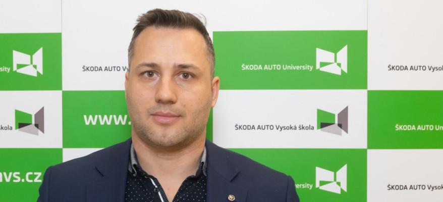 Květen - Evropský měsíc diverzity | Rozhovor s Mgr. Emilem Velinovem, Ph.D.