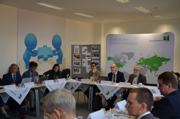 JOINT LECTURES WITH GERMAN UNIVERSITY