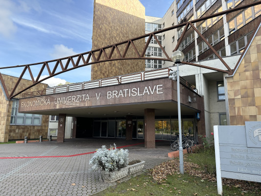 ŠAVŠ and the University of Economics in Bratislava signed a Memorandum